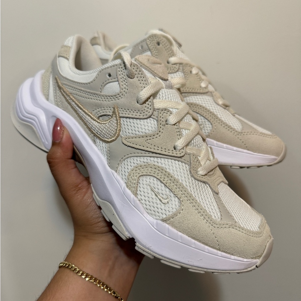 NIKE AL8 - WOMENS Sail/Sanddrift/Light Bone